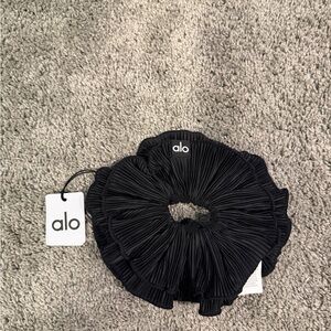 ALO Yoga Dark Gray Hair Scrunchie